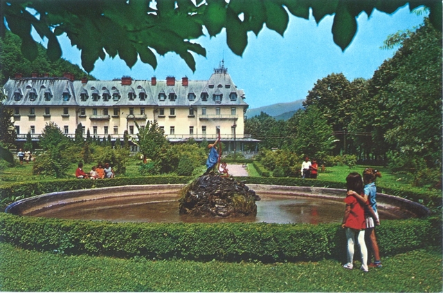 1280 - Calimanesti. Vedere din parc